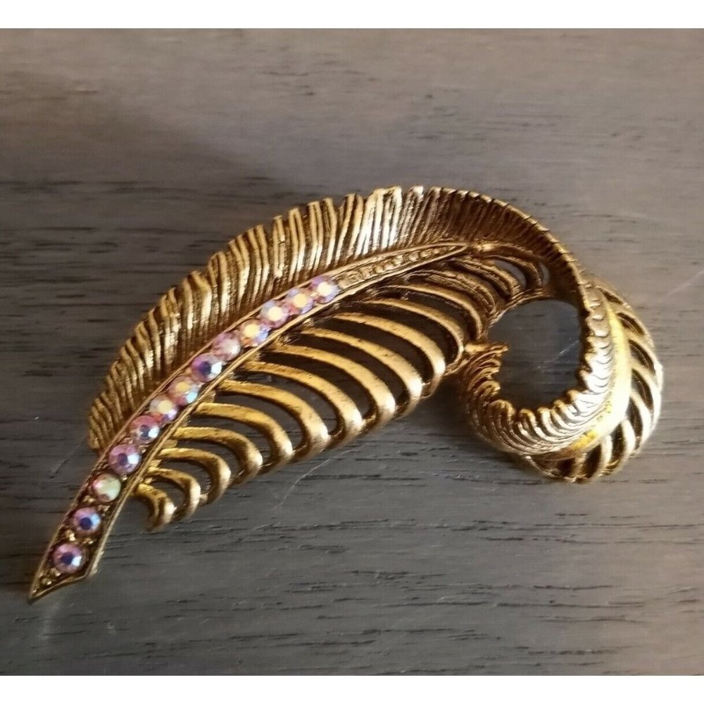 Vintage Feather Pin Brooch With Pale Pink Rhinestones. Valentine's Day gift!